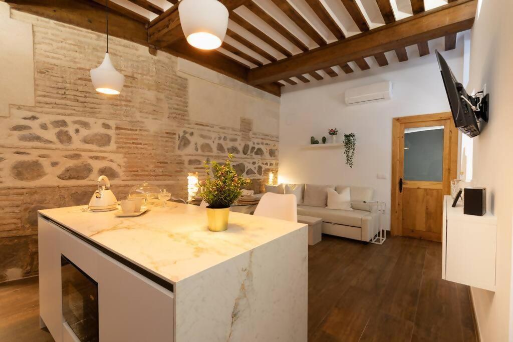 Apartamentos Boutique Hya Toledo Esterno foto