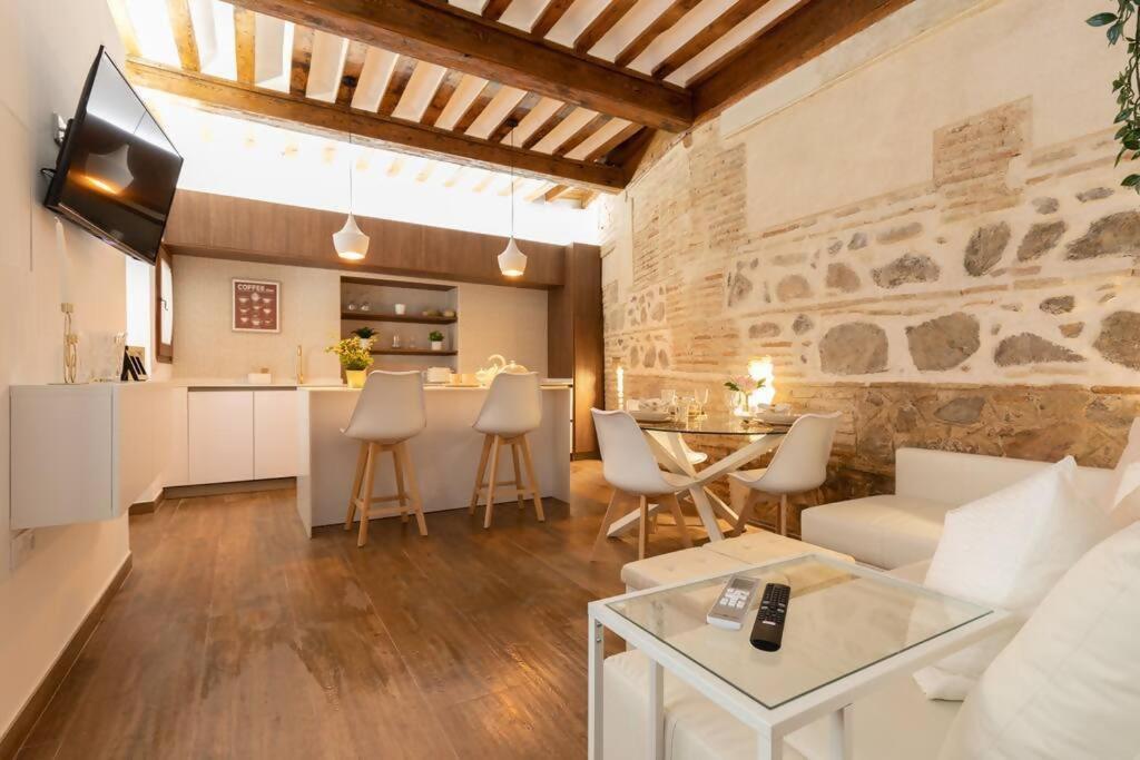 Apartamentos Boutique Hya Toledo Esterno foto